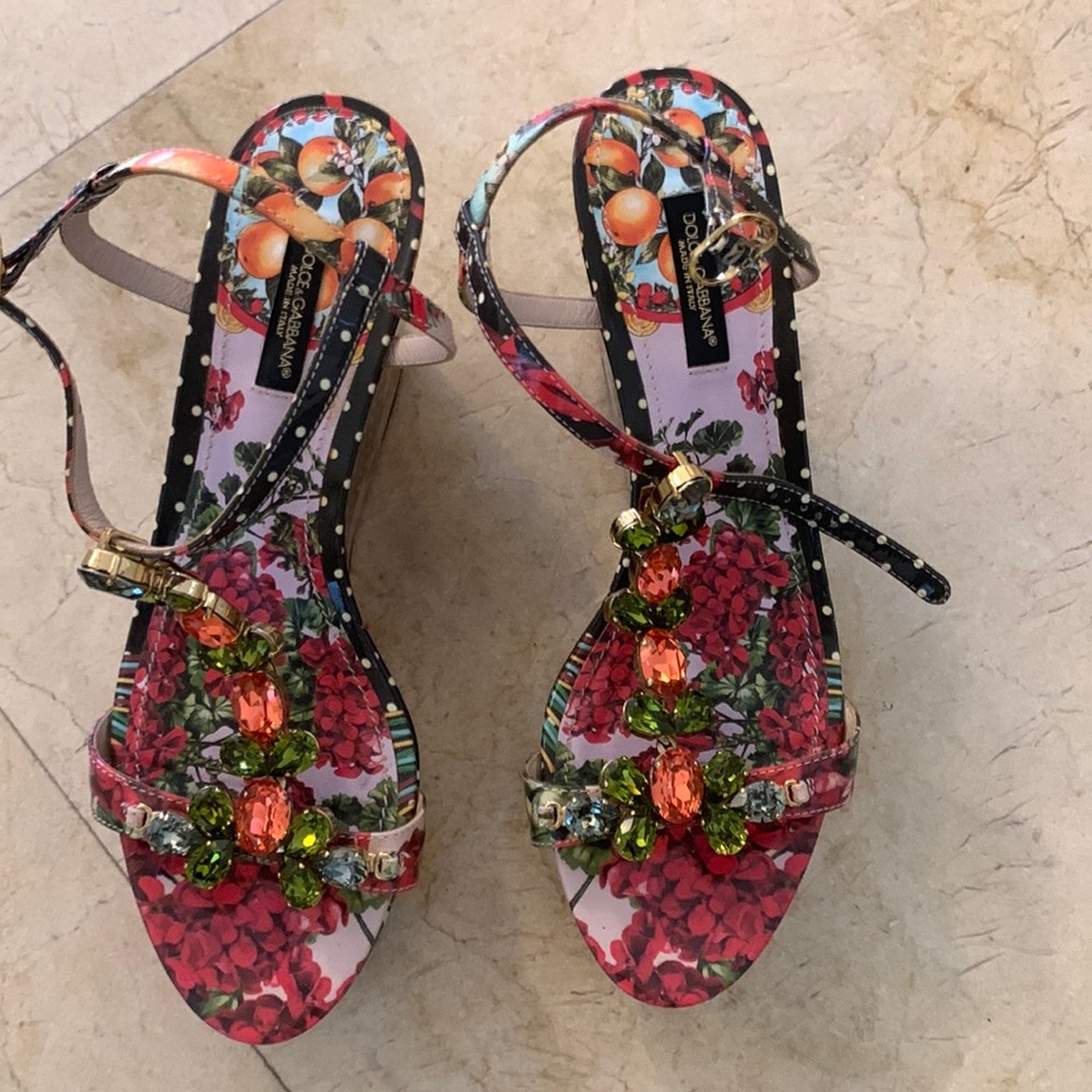 Dolce Gabana - Gorgeous sandals size 37
